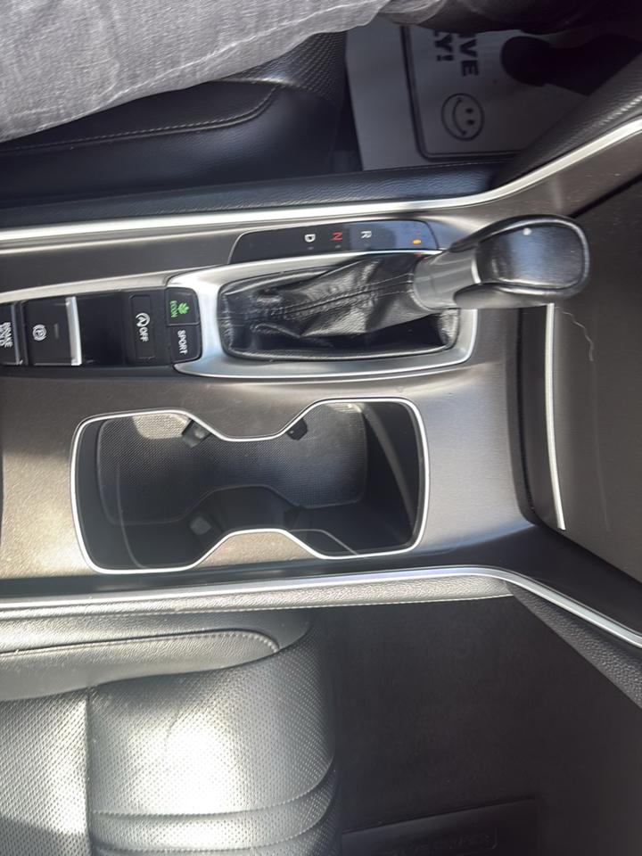 Honda Accord photo 24