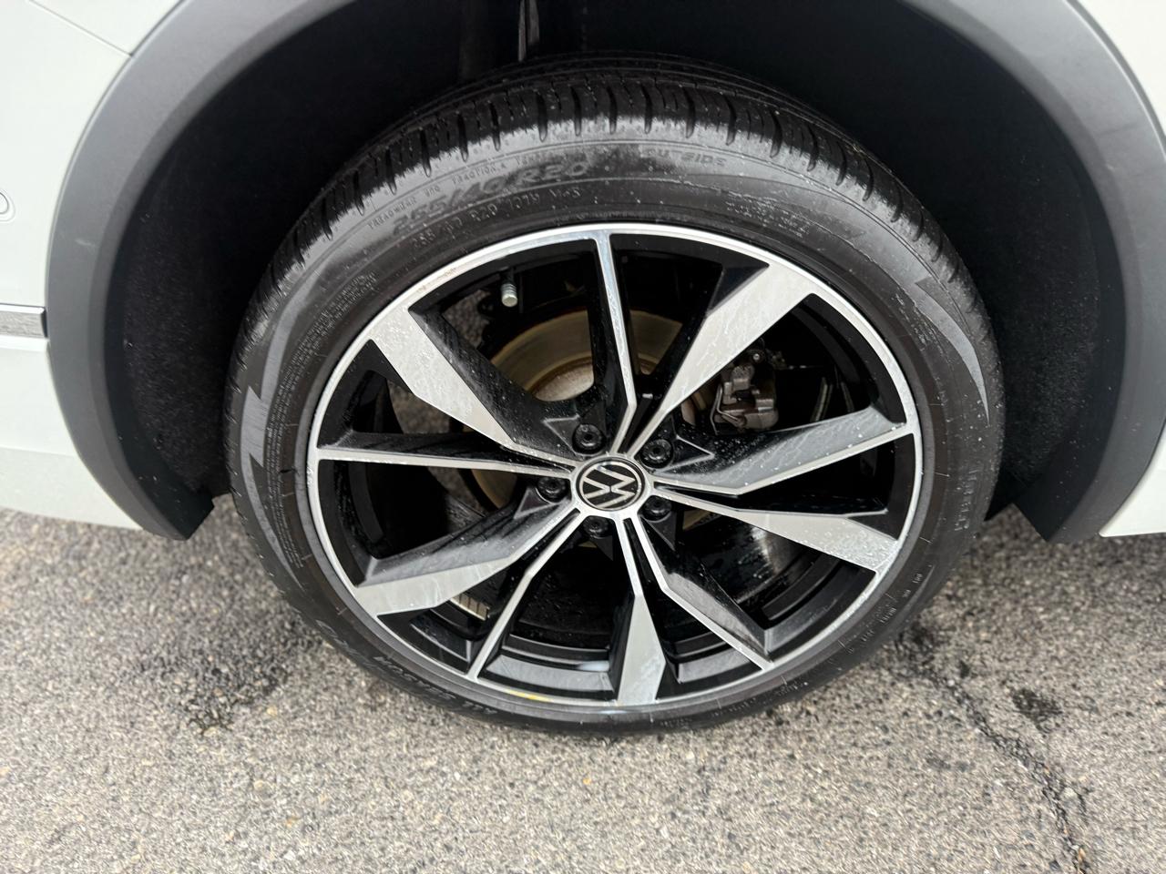 Volkswagen Tiguan SEL R-Line 4MOTION 2023