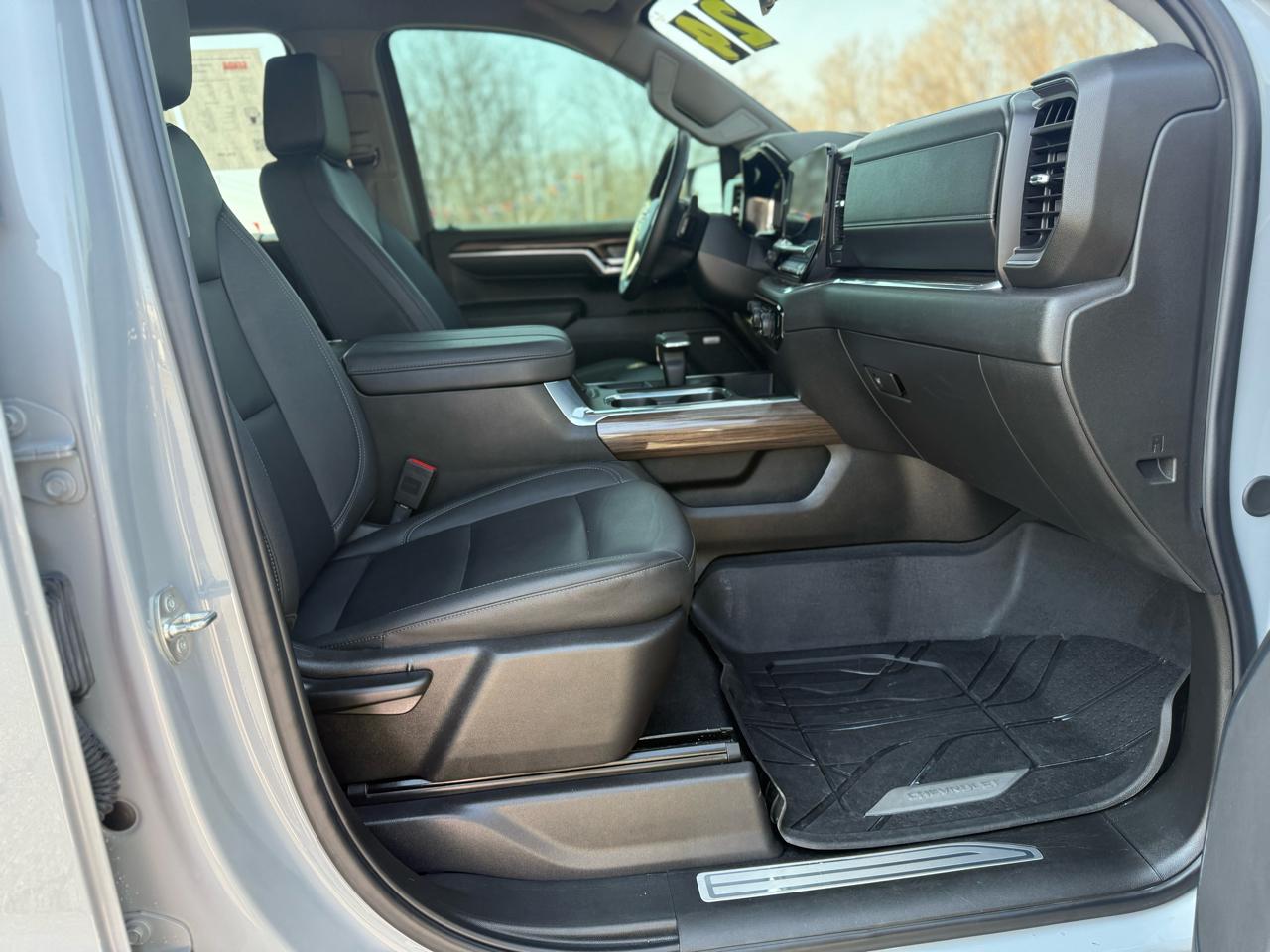 Chevrolet Silverado 1500 RST Crew Cab 4WD 2024