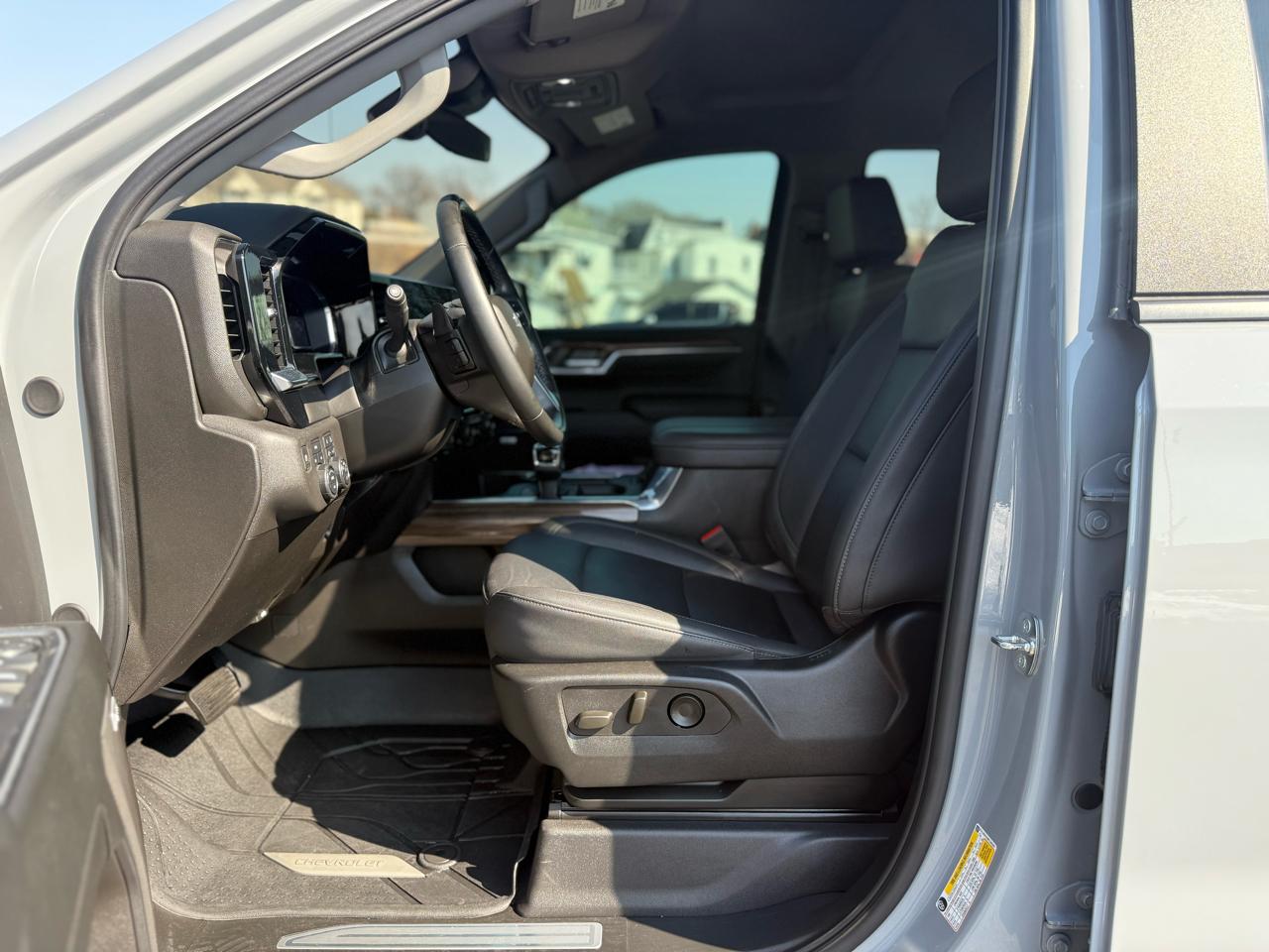 Chevrolet Silverado 1500 RST Crew Cab 4WD 2024