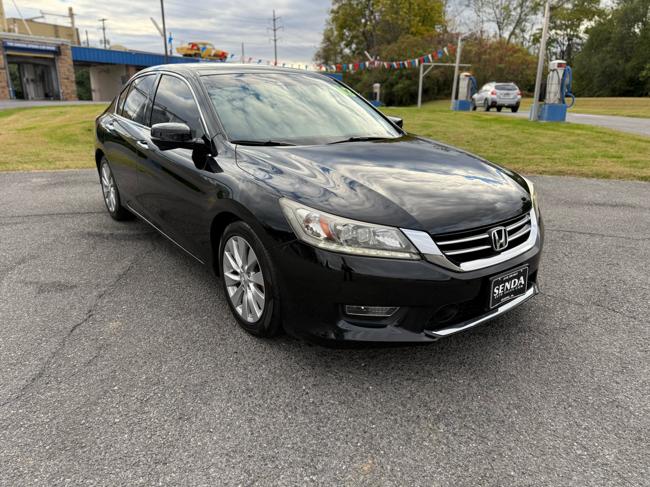 Honda Accord Touring V6 Sedan 2013 Honda Accord Touring V6 Sedan 2013