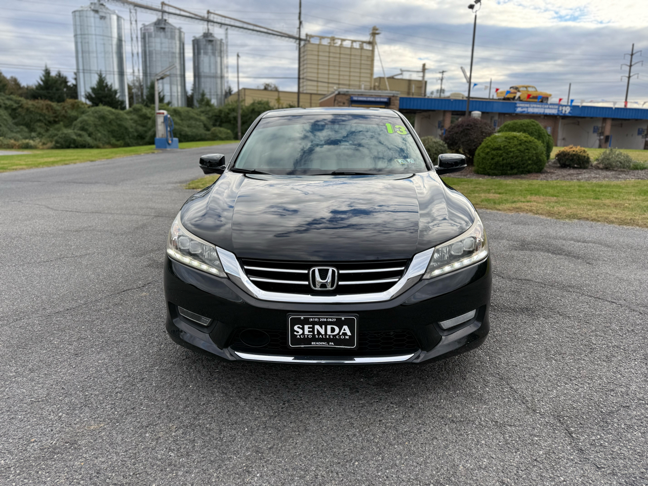Honda Accord Touring V6 Sedan 2013 Honda Accord Touring V6 Sedan 2013
