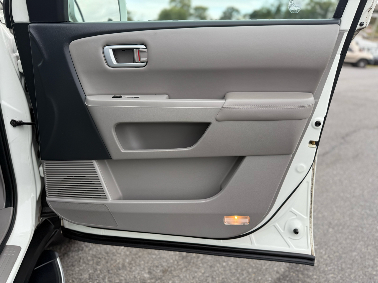 Honda Pilot Touring 4WD 5-Spd AT with DVD 2015 Honda Pilot Touring 4WD 5-Spd AT with DVD 2015