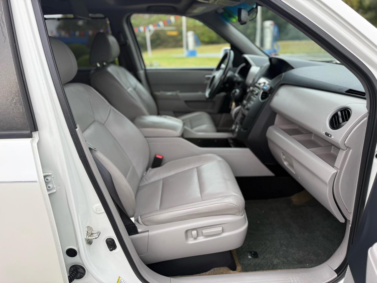 Honda Pilot Touring 4WD 5-Spd AT with DVD 2015 Honda Pilot Touring 4WD 5-Spd AT with DVD 2015