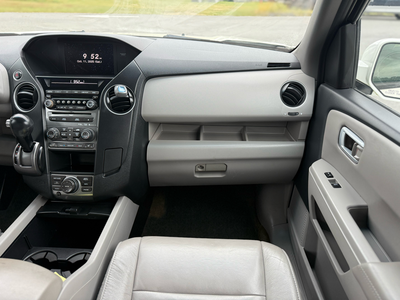 Honda Pilot Touring 4WD 5-Spd AT with DVD 2015 Honda Pilot Touring 4WD 5-Spd AT with DVD 2015