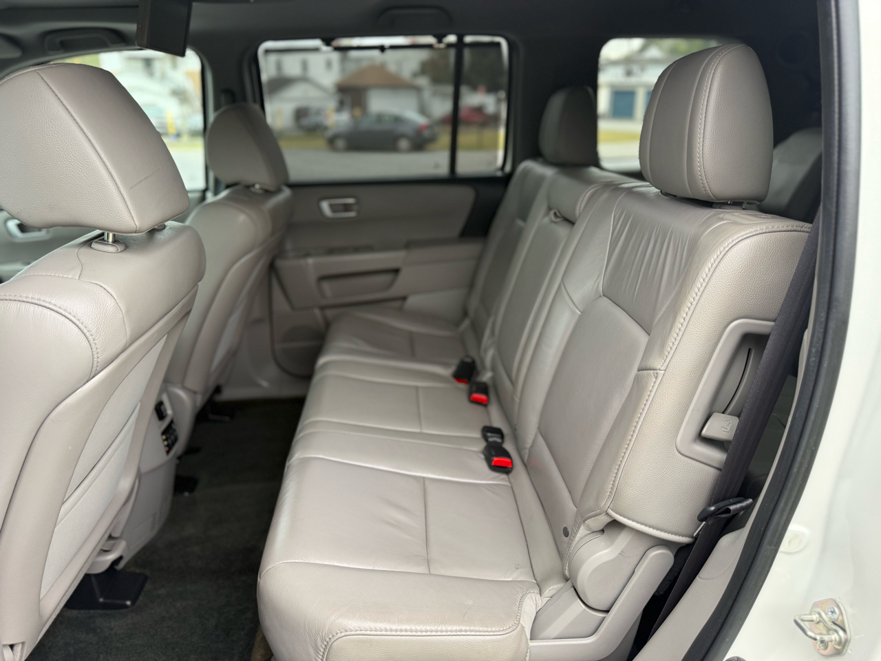 Honda Pilot Touring 4WD 5-Spd AT with DVD 2015 Honda Pilot Touring 4WD 5-Spd AT with DVD 2015