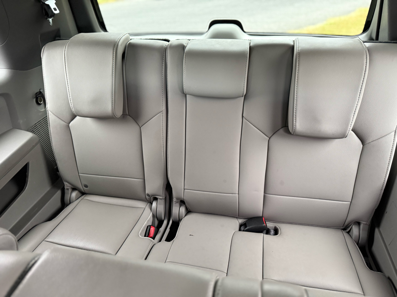 Honda Pilot Touring 4WD 5-Spd AT with DVD 2015 Honda Pilot Touring 4WD 5-Spd AT with DVD 2015