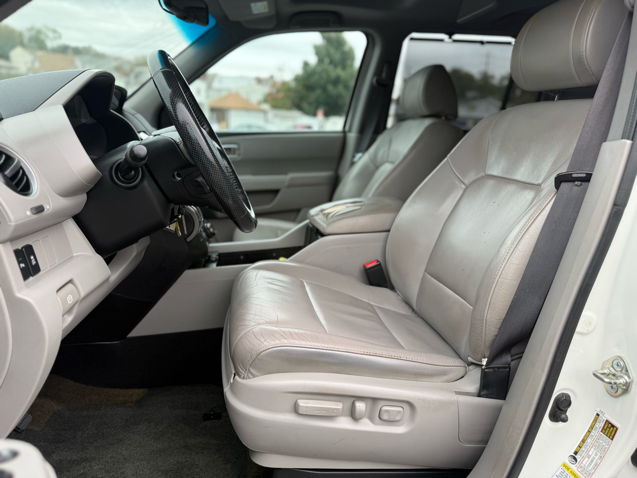 Honda Pilot Touring 4WD 5-Spd AT with DVD 2015 Honda Pilot Touring 4WD 5-Spd AT with DVD 2015