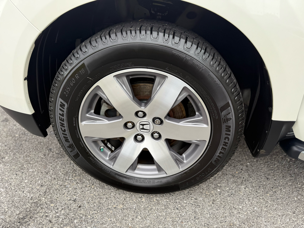 Honda Pilot Touring 4WD 5-Spd AT with DVD 2015 Honda Pilot Touring 4WD 5-Spd AT with DVD 2015