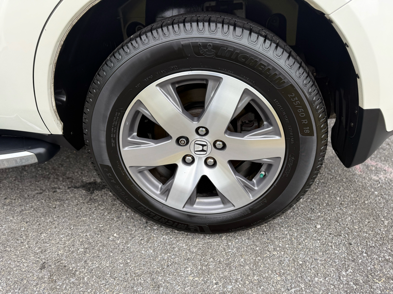 Honda Pilot Touring 4WD 5-Spd AT with DVD 2015 Honda Pilot Touring 4WD 5-Spd AT with DVD 2015