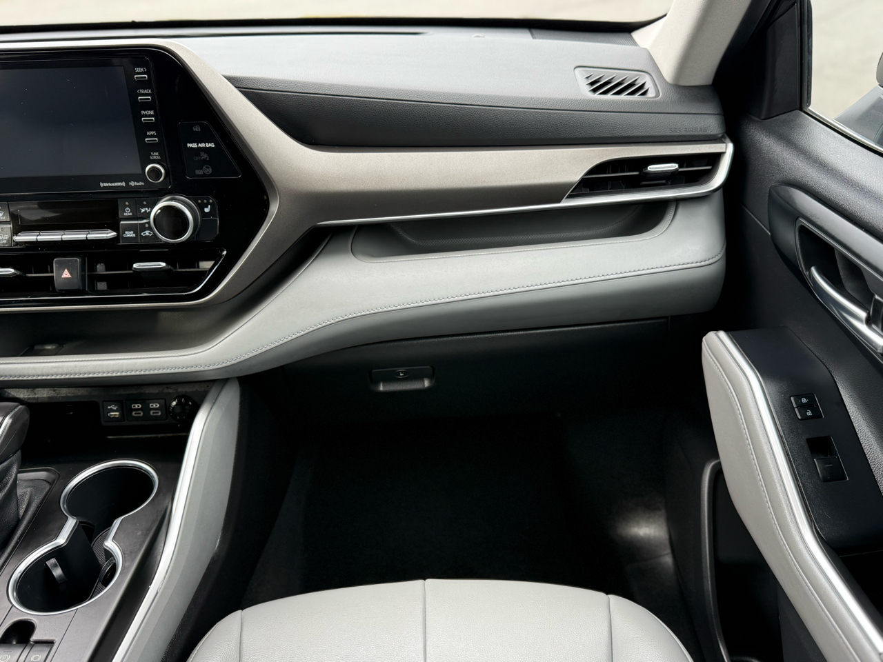 Toyota Highlander XLE AWD V6 2022 Toyota Highlander XLE AWD V6 2022