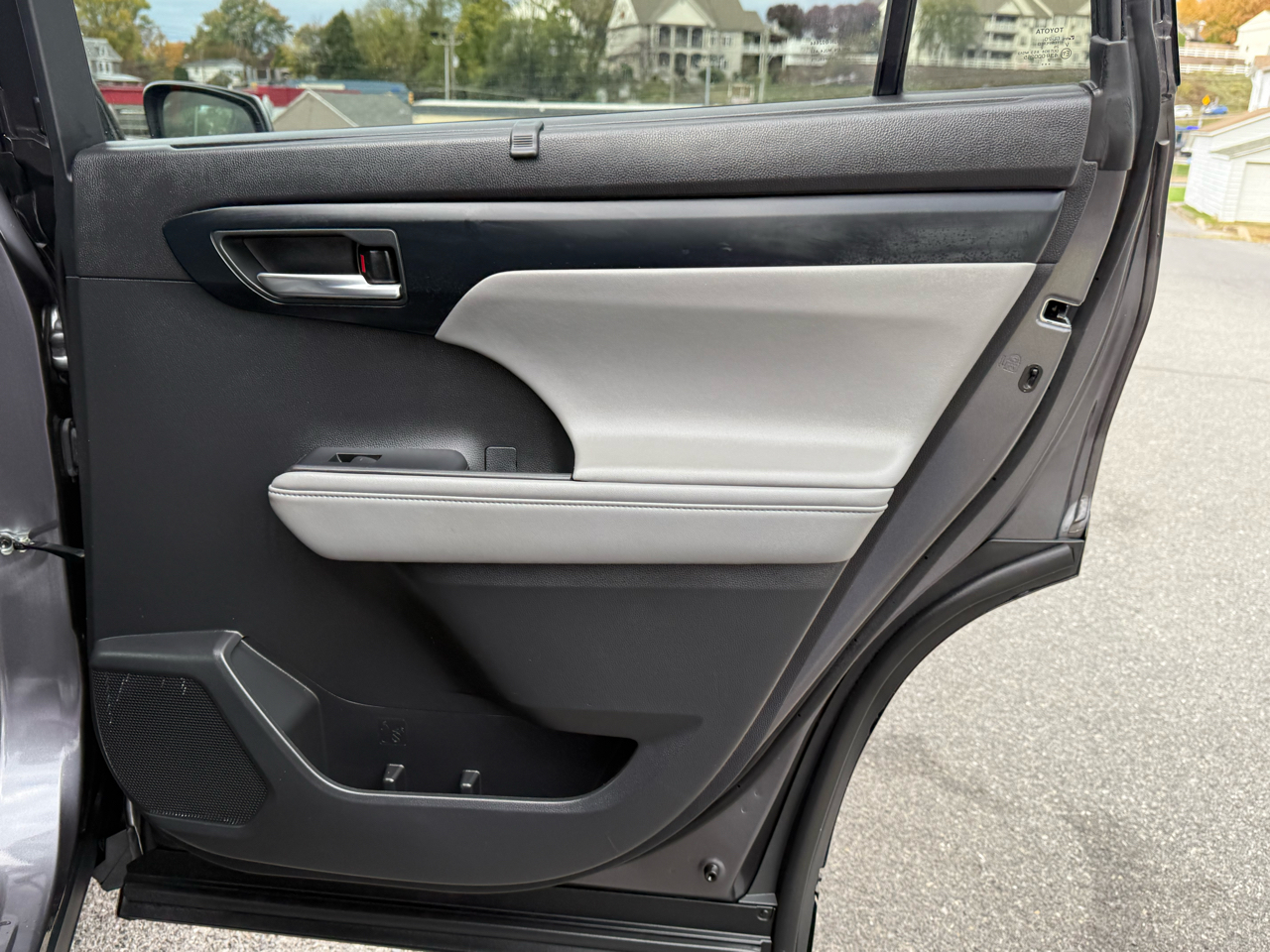 Toyota Highlander XLE AWD V6 2022 Toyota Highlander XLE AWD V6 2022