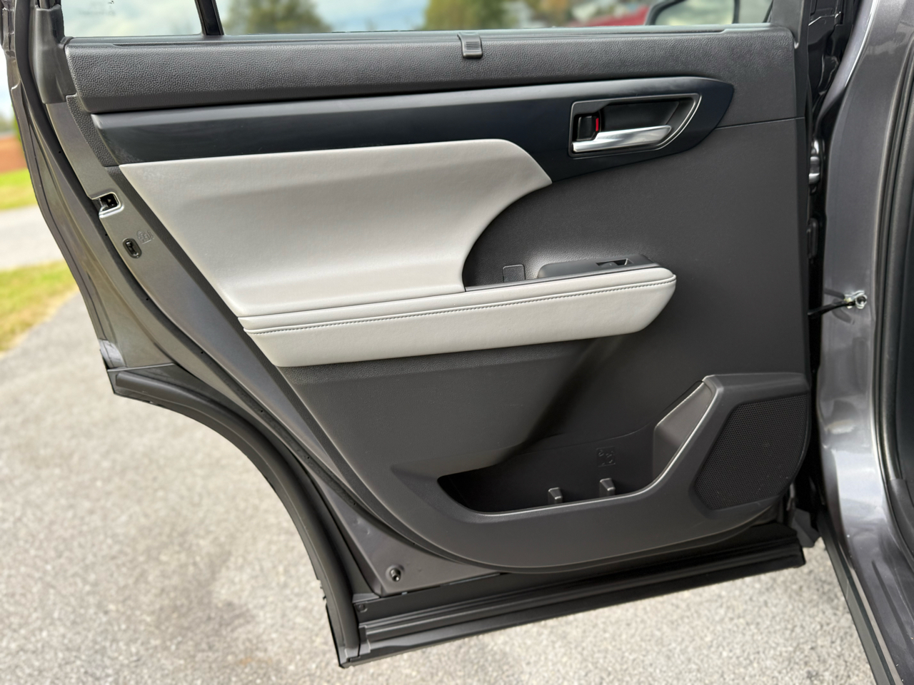 Toyota Highlander XLE AWD V6 2022 Toyota Highlander XLE AWD V6 2022