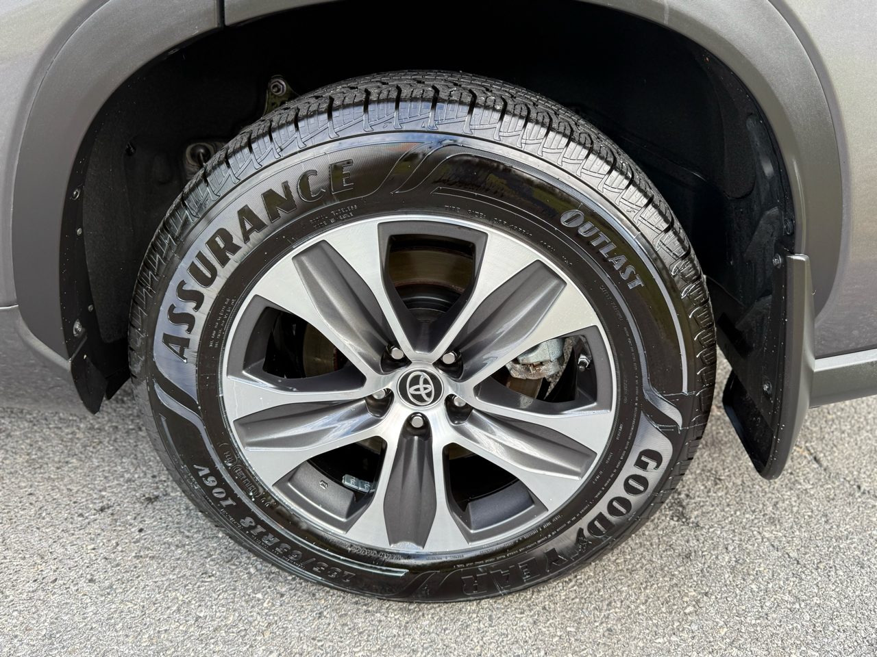 Toyota Highlander XLE AWD V6 2022 Toyota Highlander XLE AWD V6 2022