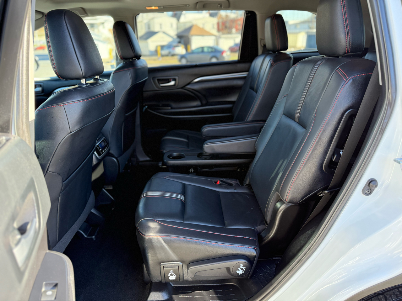 Toyota Highlander SE AWD V6 2019