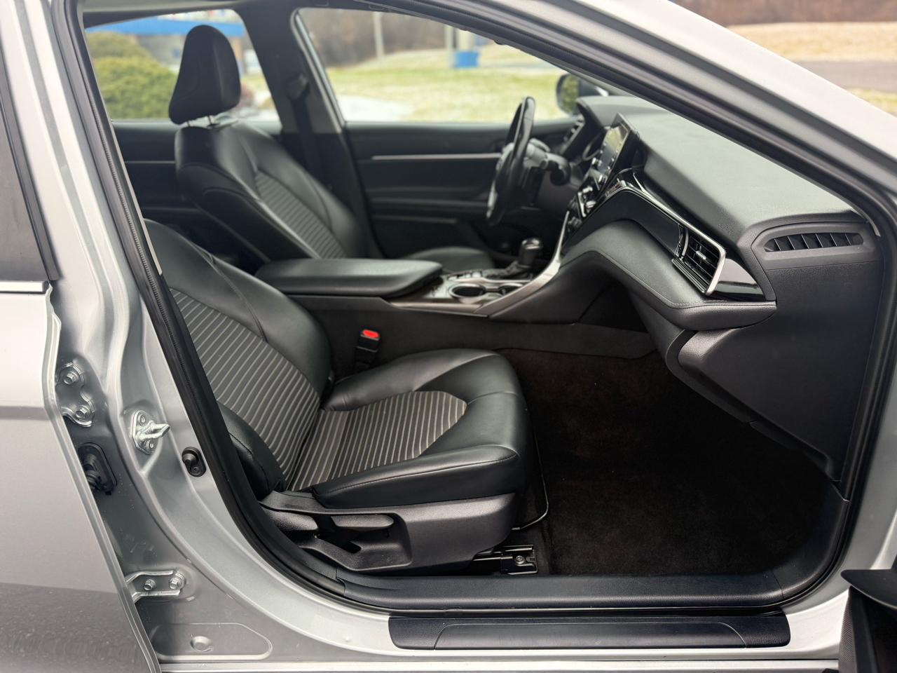 Toyota Camry SE AWD 2022