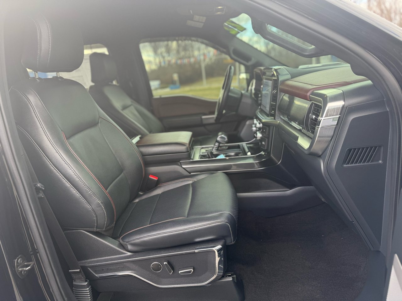 Ford F-150 SuperCrew 150" Lariat 4WD 2022