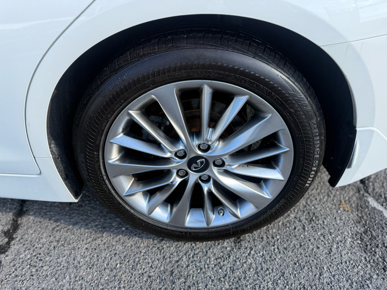 Infiniti Q50 3.0t LUXE AWD 2019