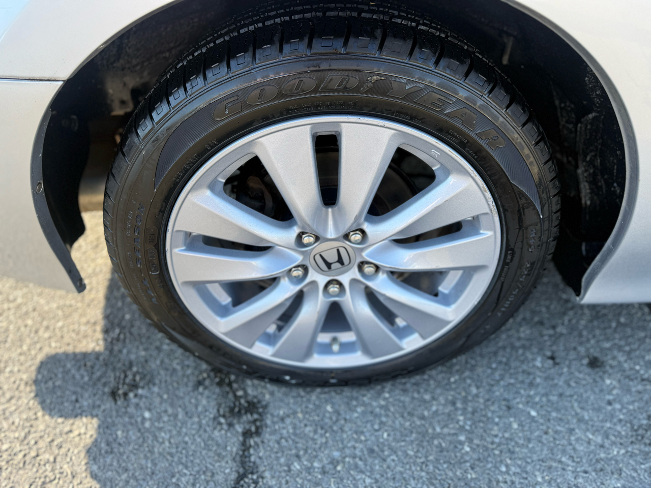 Honda Accord EX-L V-6 Sedan AT 2011