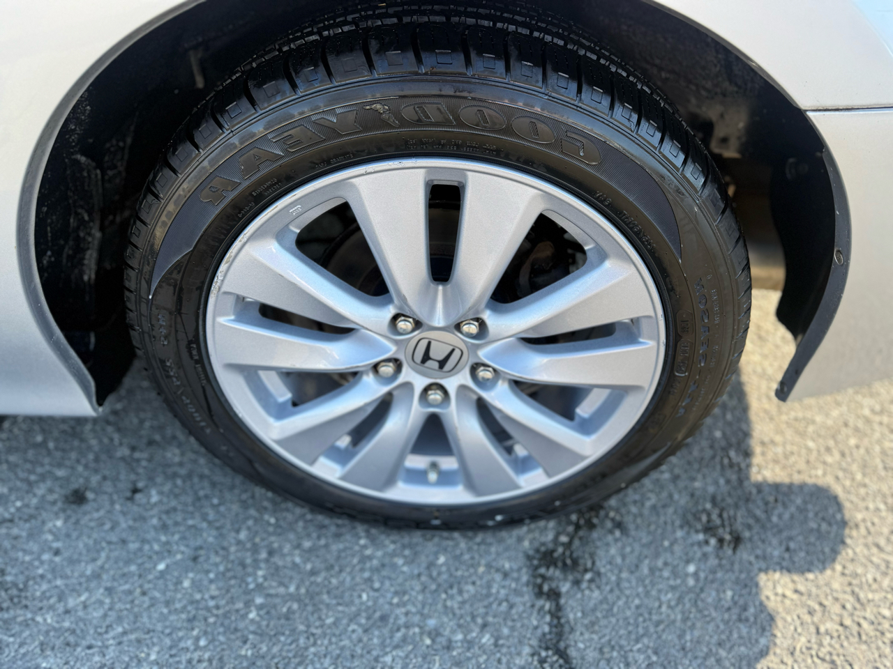 Honda Accord EX-L V-6 Sedan AT 2011