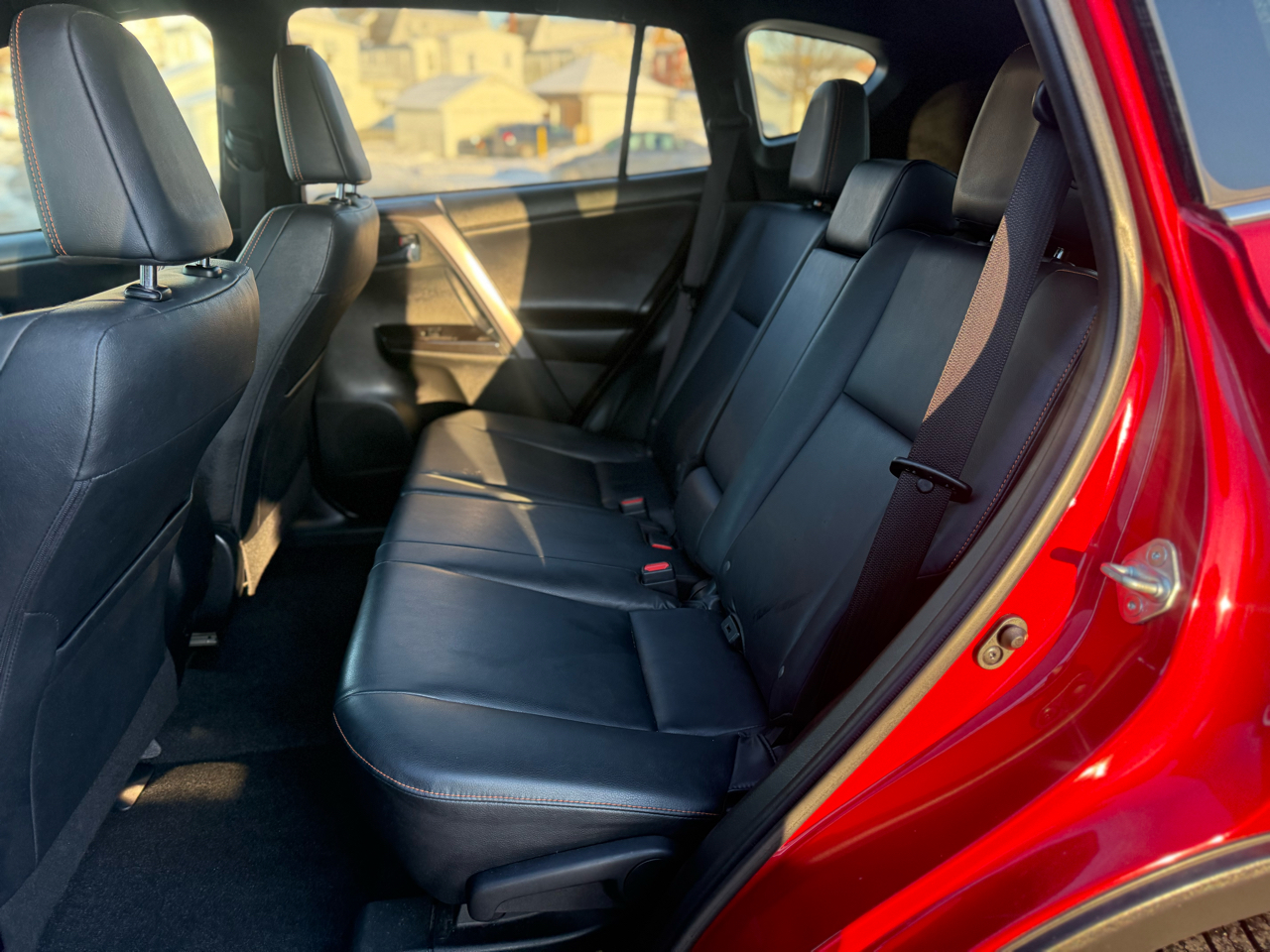 Toyota RAV4 SE 4WD 2016