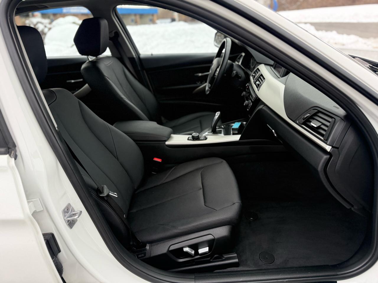 BMW 3-Series 320i xDrive Sedan 2018