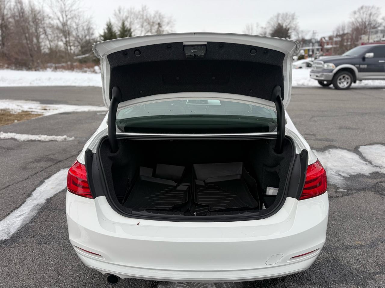 BMW 3-Series 320i xDrive Sedan 2018