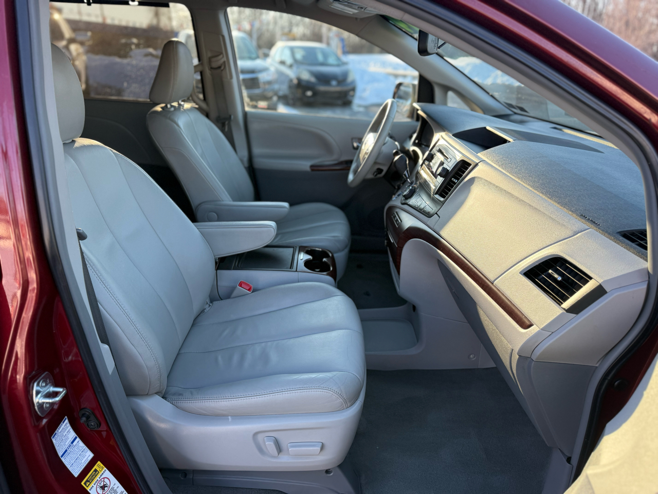 Toyota Sienna Limited AWD 7-Passenger V6 2014