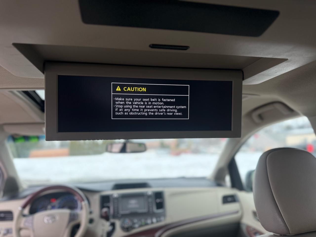 Toyota Sienna Limited 7-Pass V6 2011