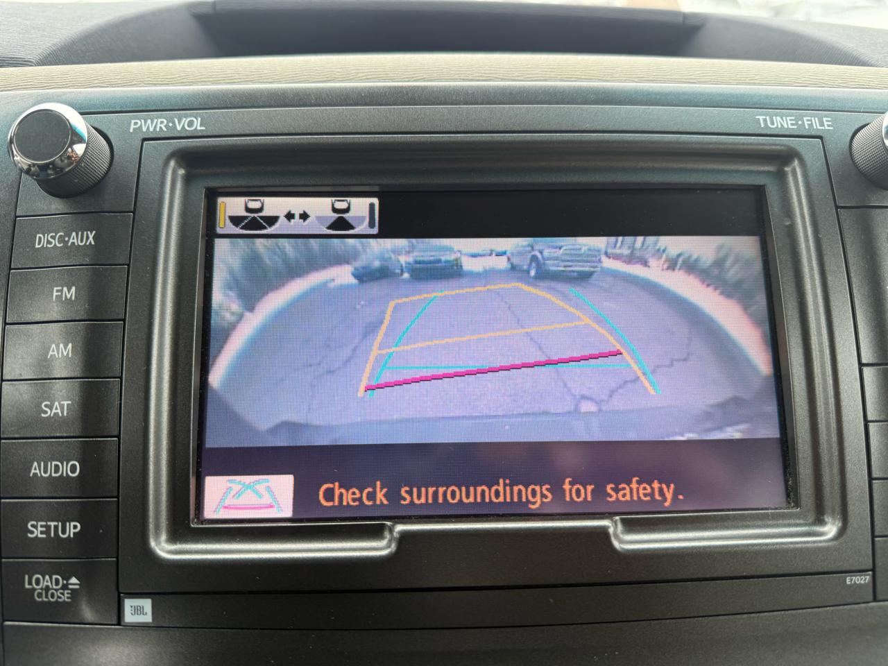 Toyota Sienna Limited 7-Pass V6 2011