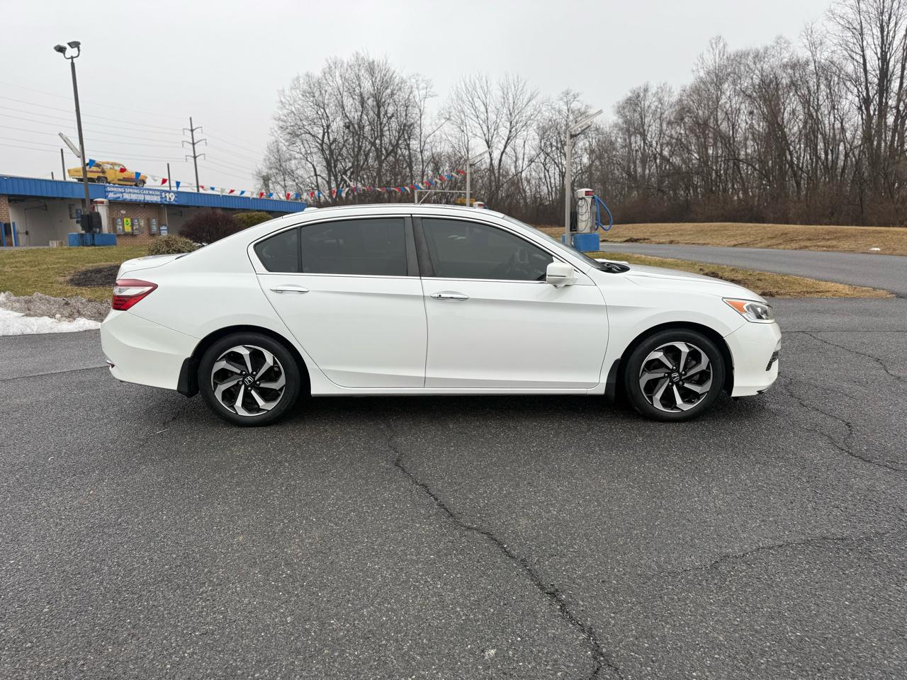 Honda Accord EX-L Sedan CVT w/ Honda Sensing 2016