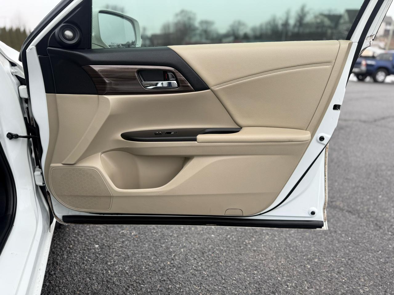 Honda Accord EX-L Sedan CVT w/ Honda Sensing 2016