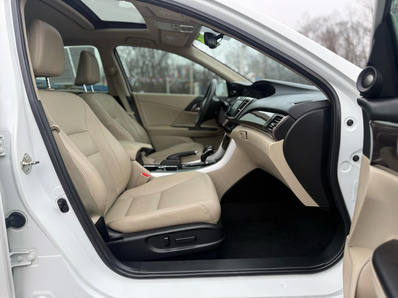 Honda Accord EX-L Sedan CVT w/ Honda Sensing 2016