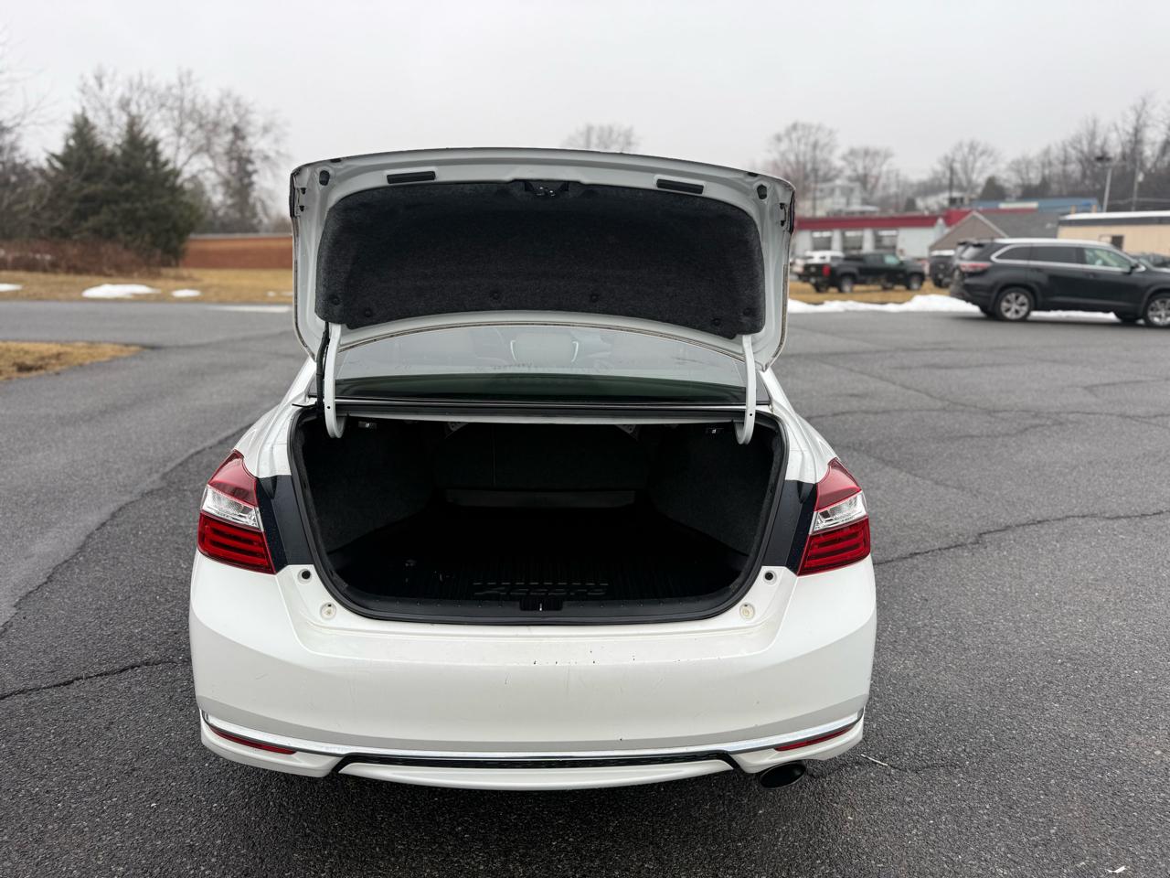 Honda Accord EX-L Sedan CVT w/ Honda Sensing 2016