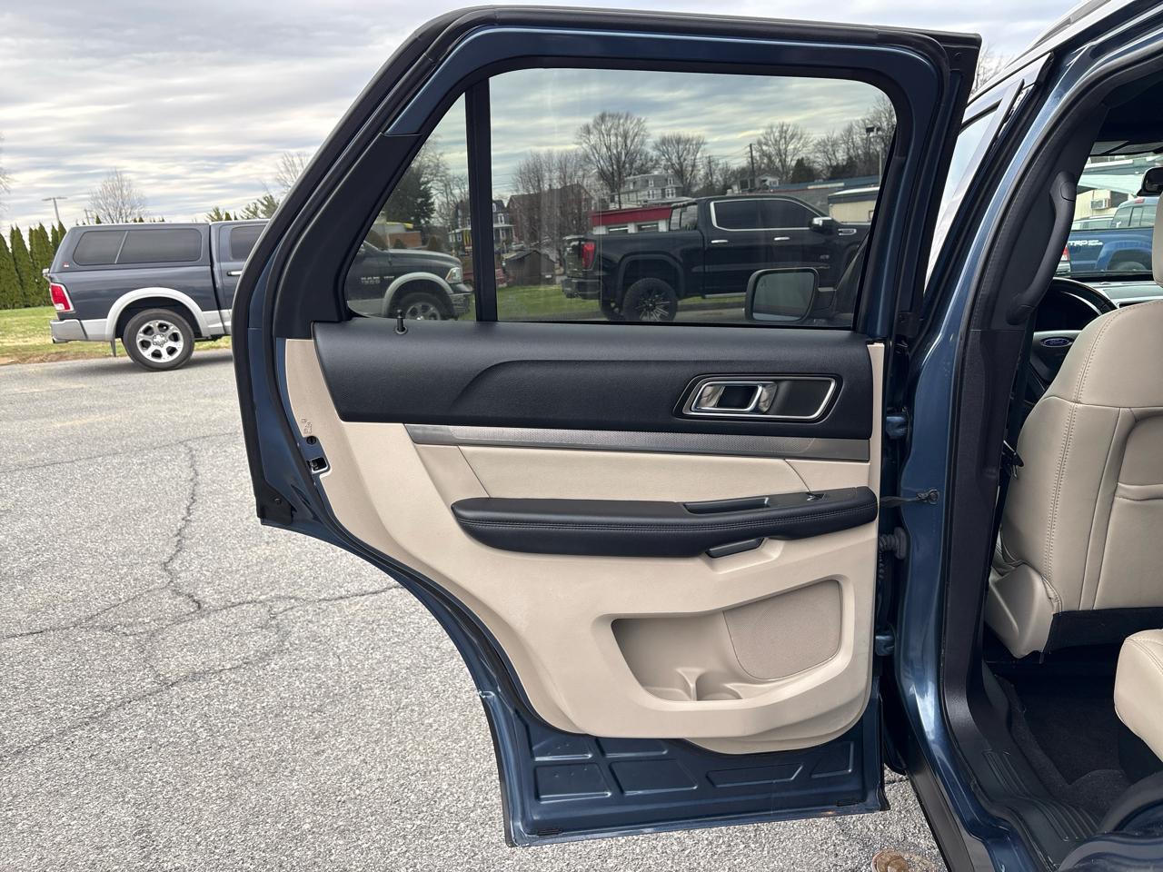 Ford Explorer XLT 4WD 2018