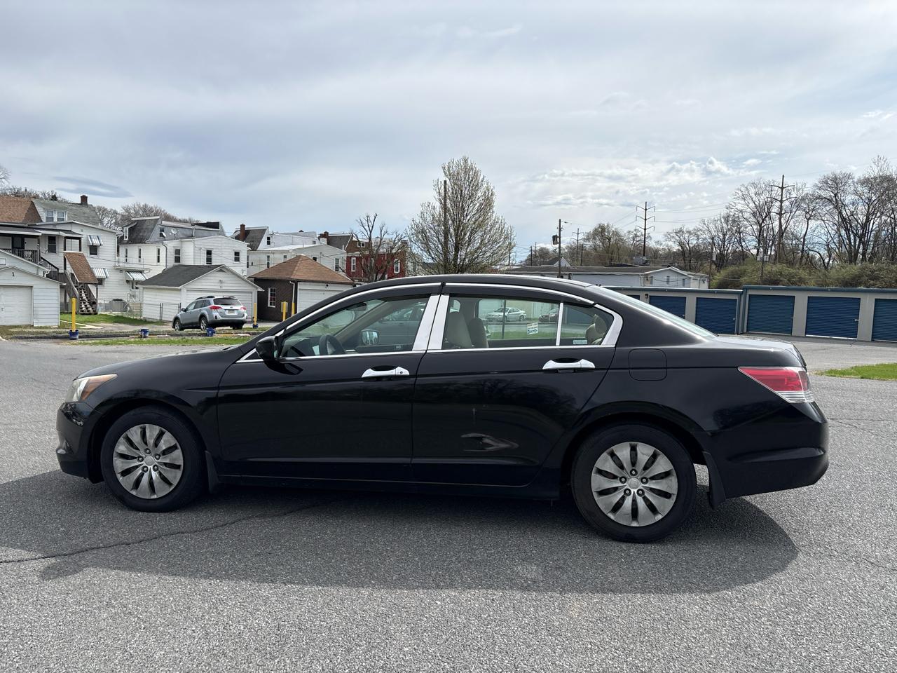 Honda Accord LX sedan AT 2010