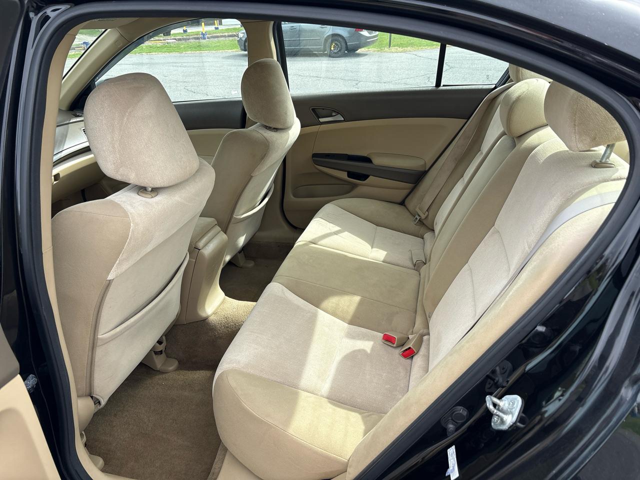 Honda Accord LX sedan AT 2010