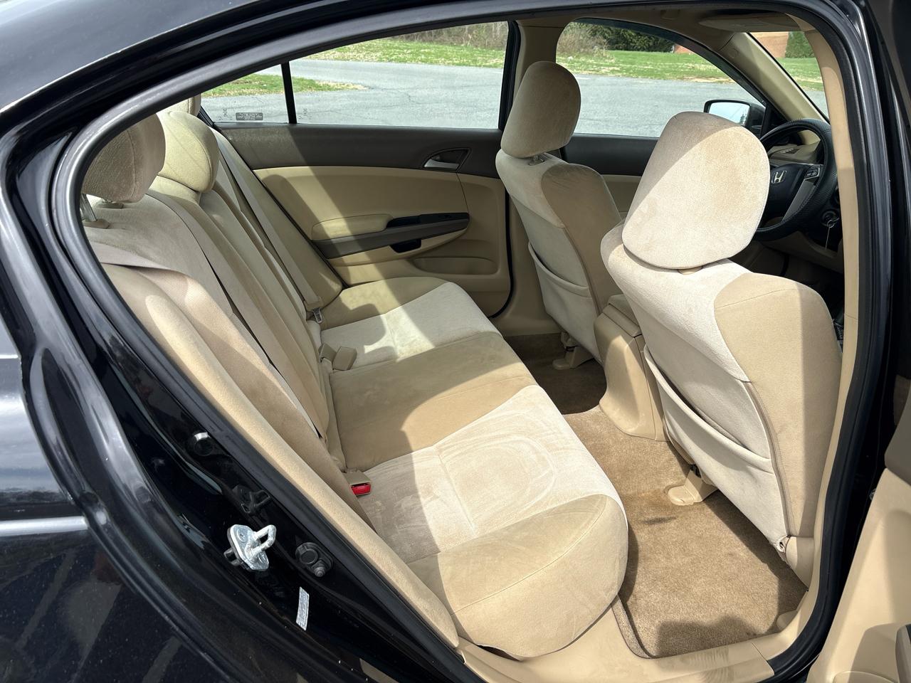 Honda Accord LX sedan AT 2010