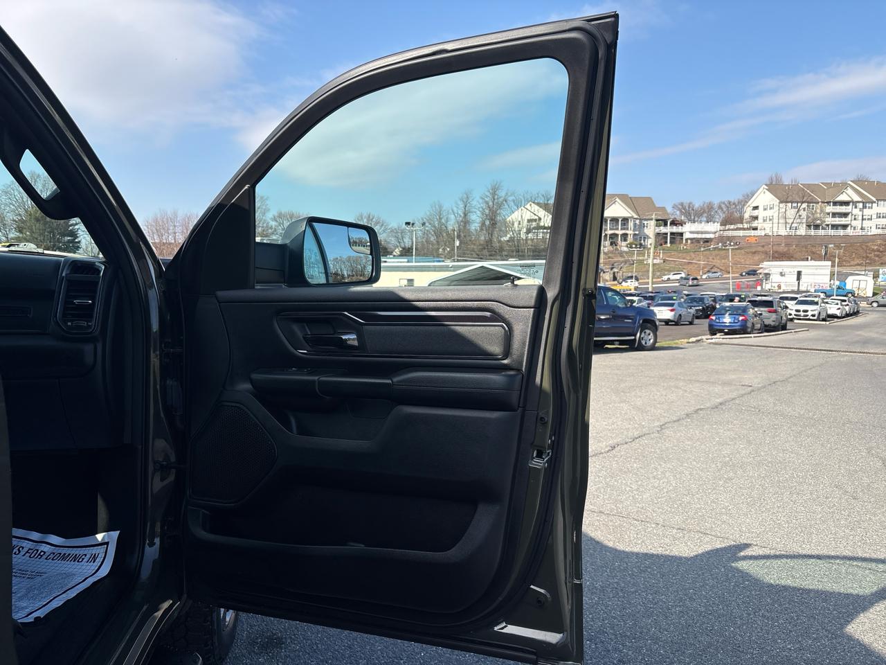 RAM 1500 Big Horn Quad Cab 4WD 2021