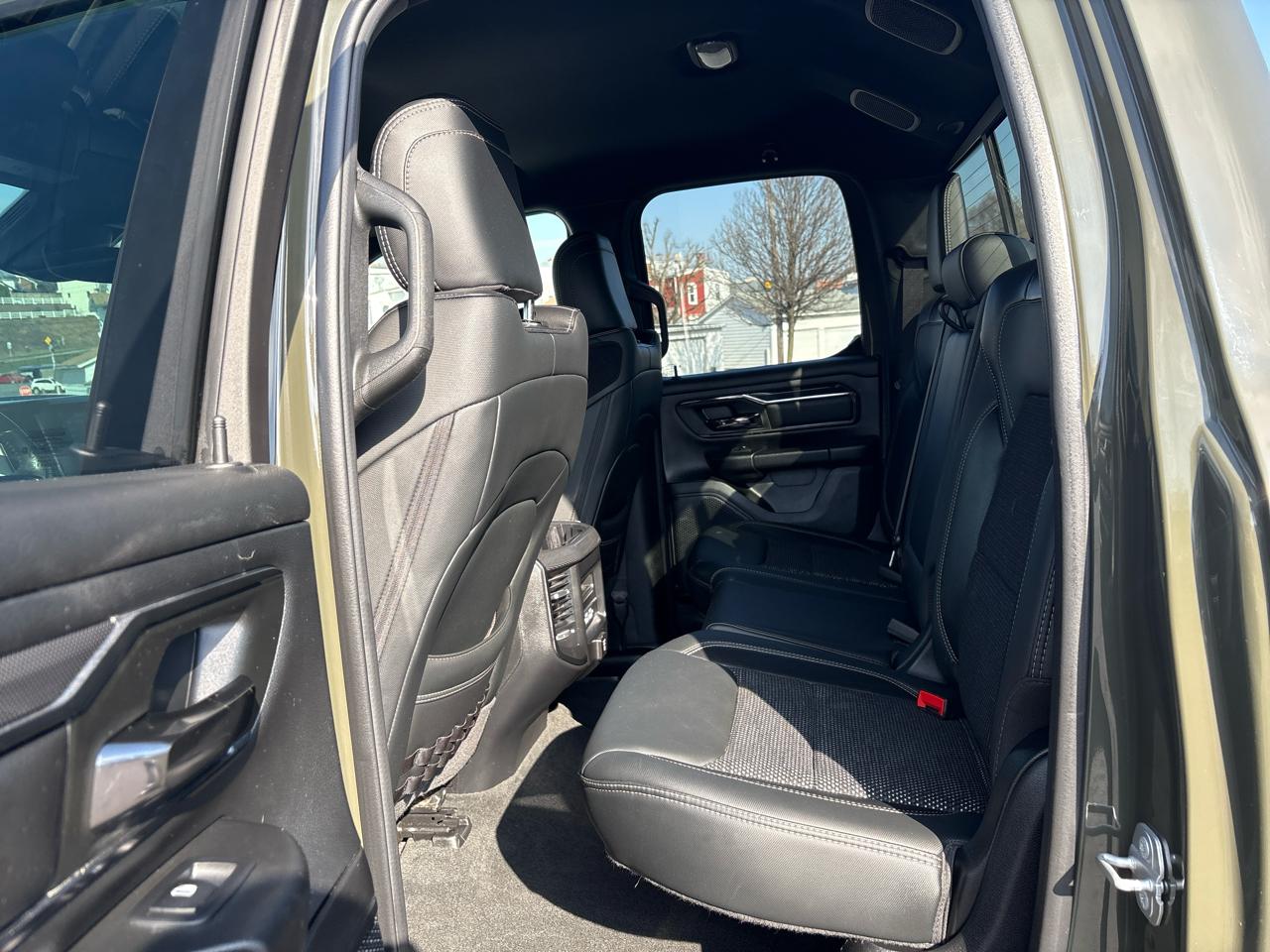 RAM 1500 Big Horn Quad Cab 4WD 2021