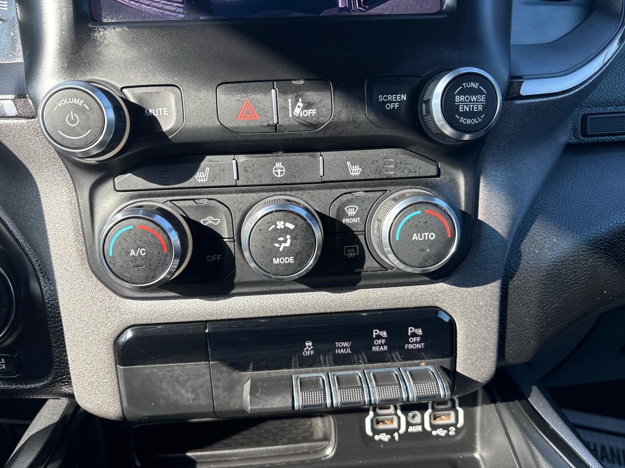 RAM 1500 Big Horn Quad Cab 4WD 2021