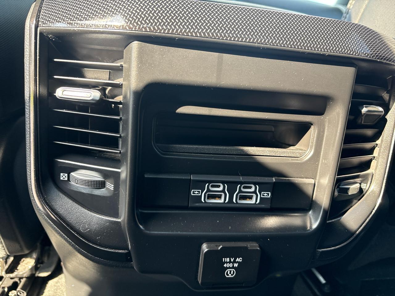 RAM 1500 Big Horn Quad Cab 4WD 2021