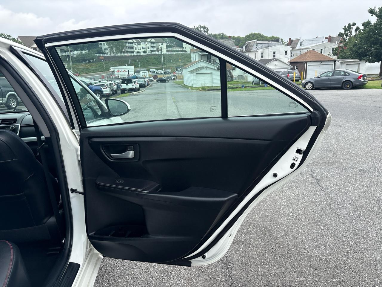 Toyota Camry SE 2015