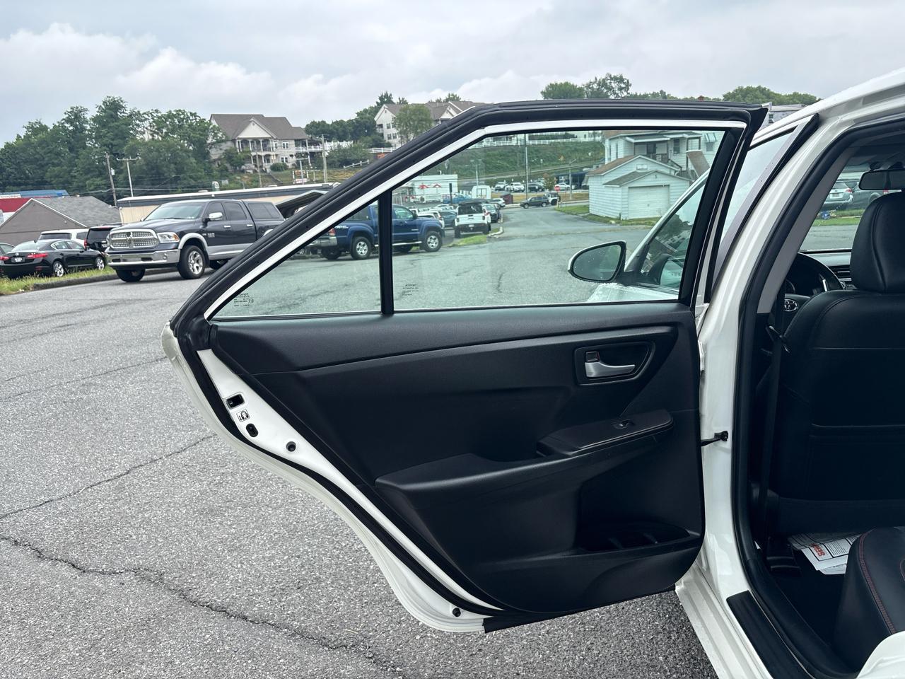 Toyota Camry SE 2015