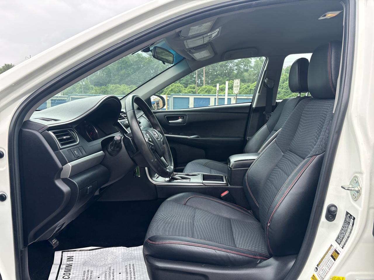 Toyota Camry SE 2015