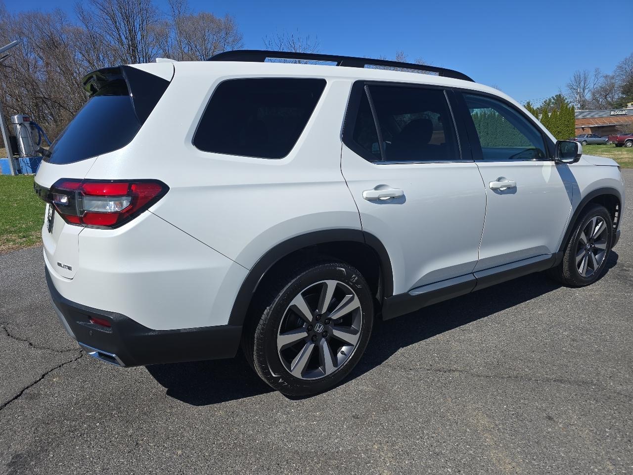 Honda Pilot Elite AWD 2023
