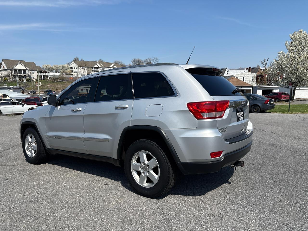 Jeep Grand Cherokee Laredo 4WD 2011