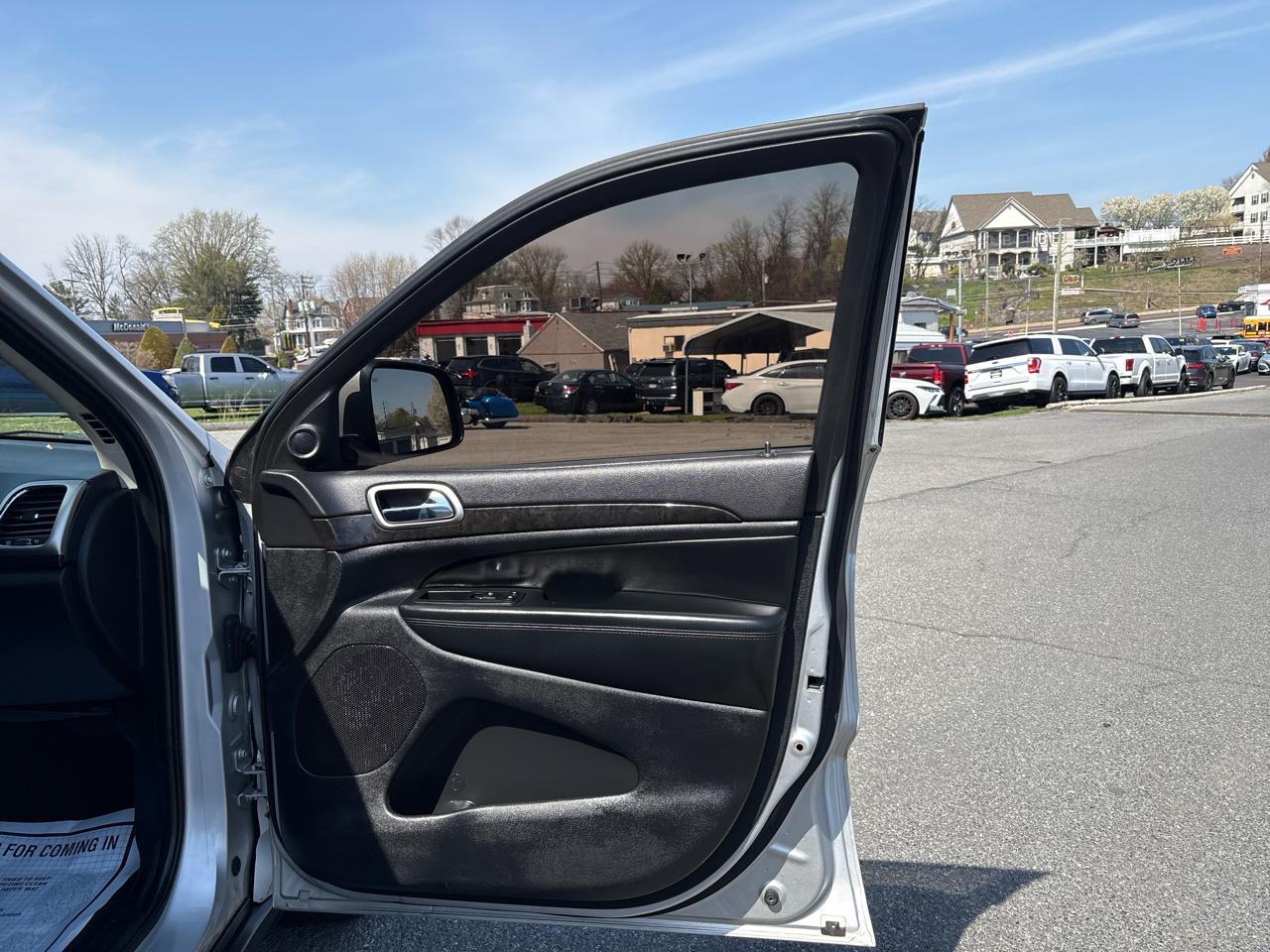 Jeep Grand Cherokee Laredo 4WD 2011