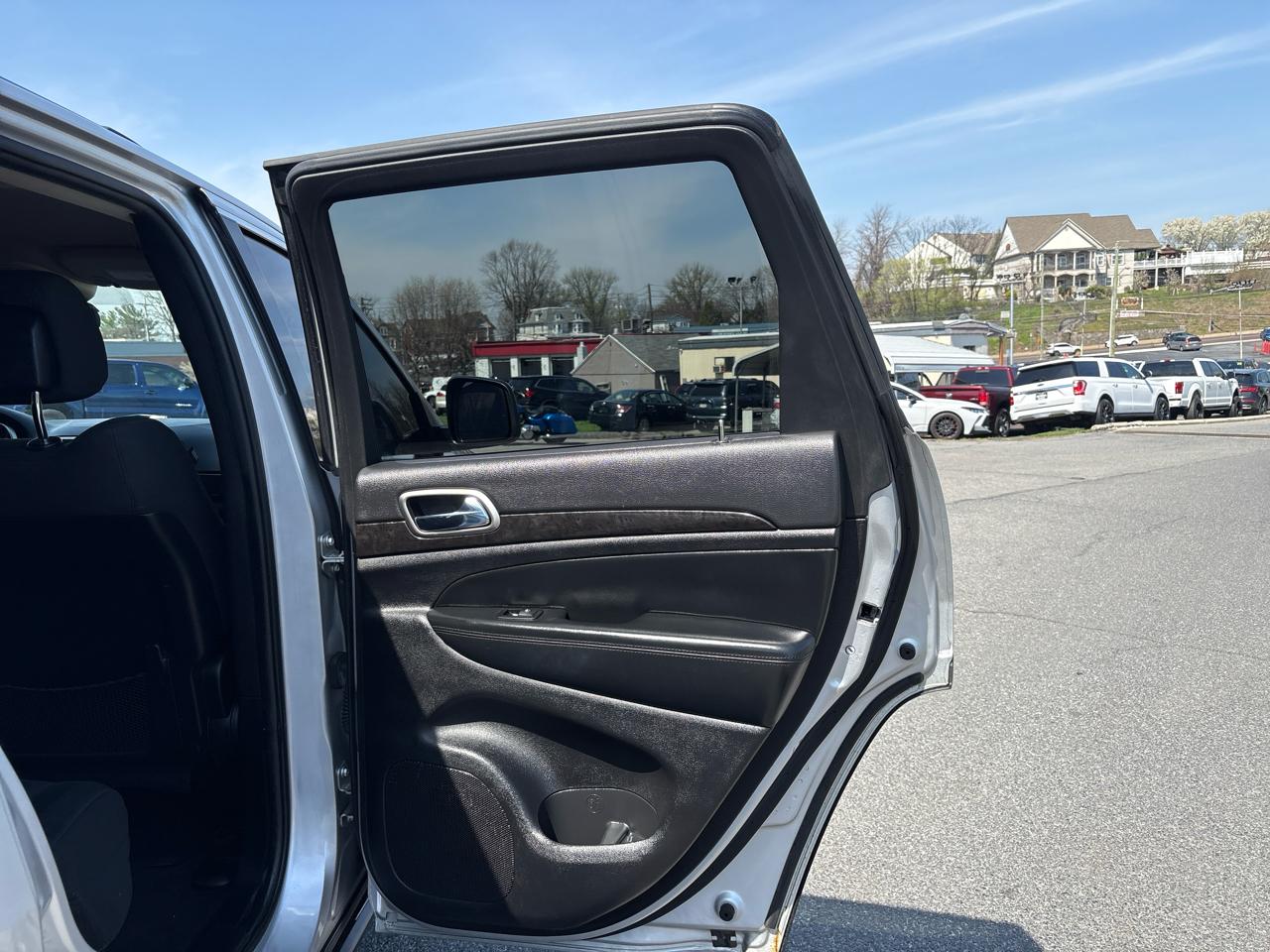 Jeep Grand Cherokee Laredo 4WD 2011