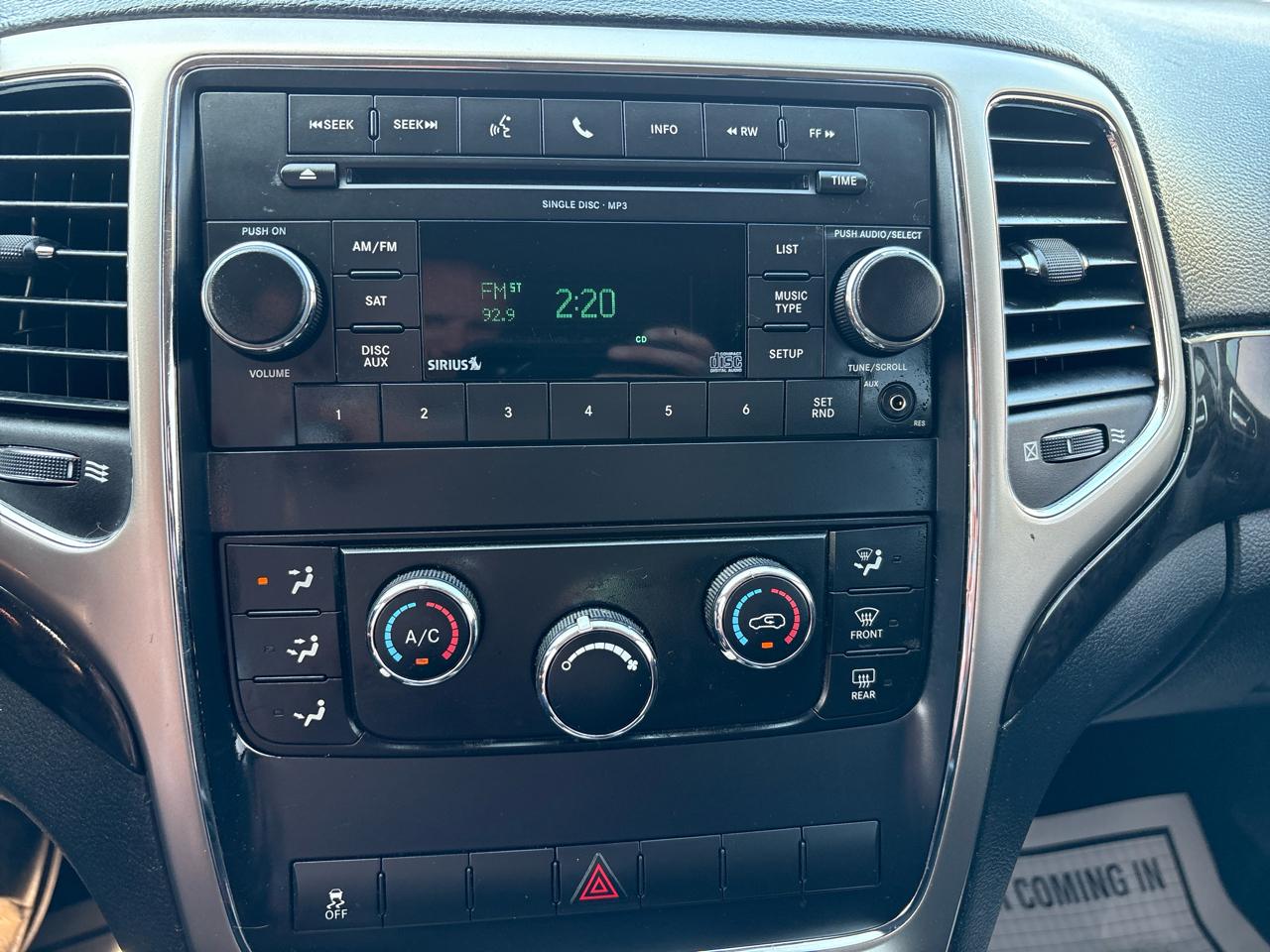 Jeep Grand Cherokee Laredo 4WD 2011